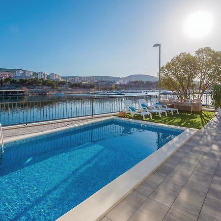 Beautiful Home In Sibenik With Kitchen Extérieur photo