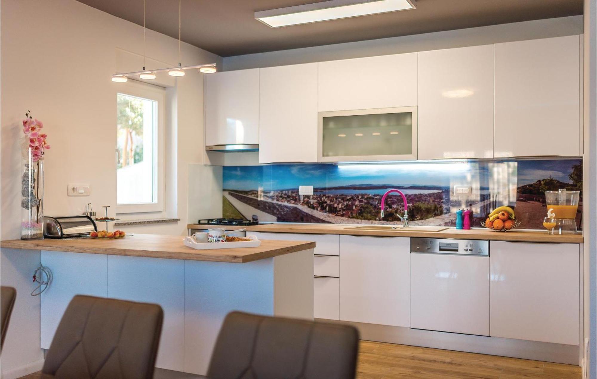 Beautiful Home In Sibenik With Kitchen Extérieur photo