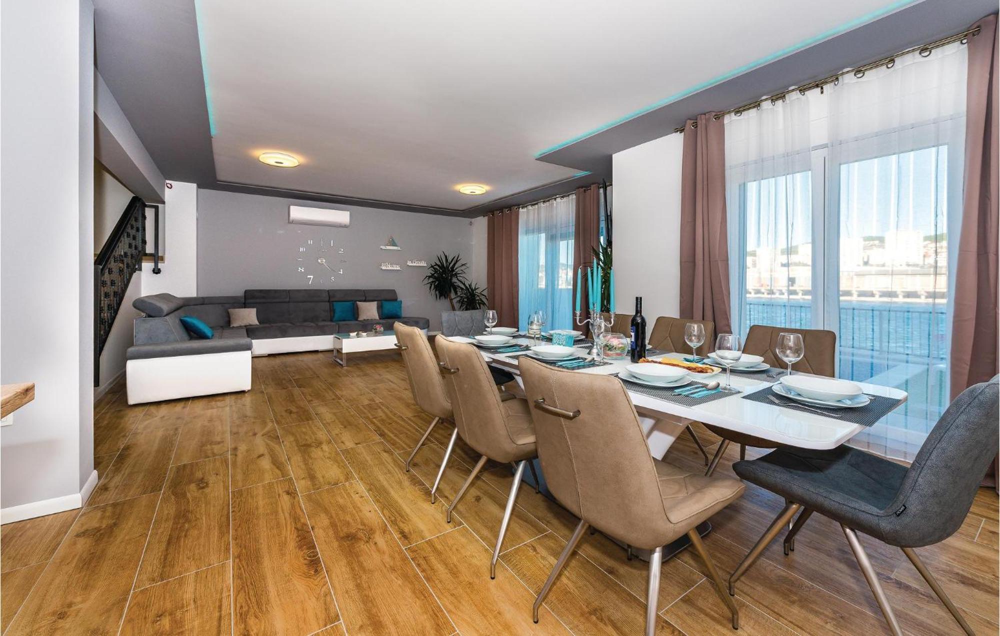 Beautiful Home In Sibenik With Kitchen Extérieur photo