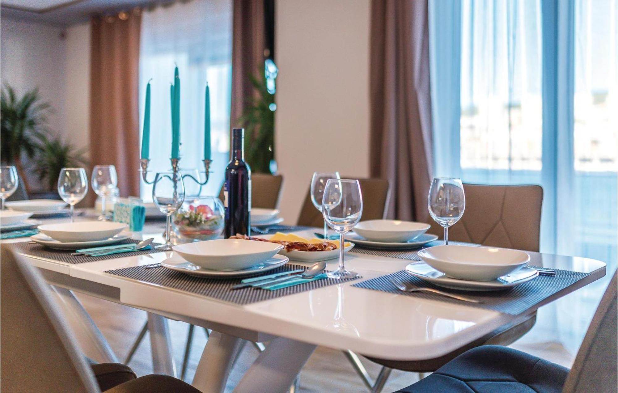 Beautiful Home In Sibenik With Kitchen Extérieur photo